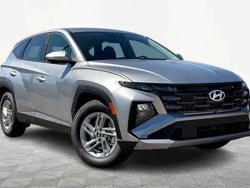 2025 Hyundai Tucson SE photo 1