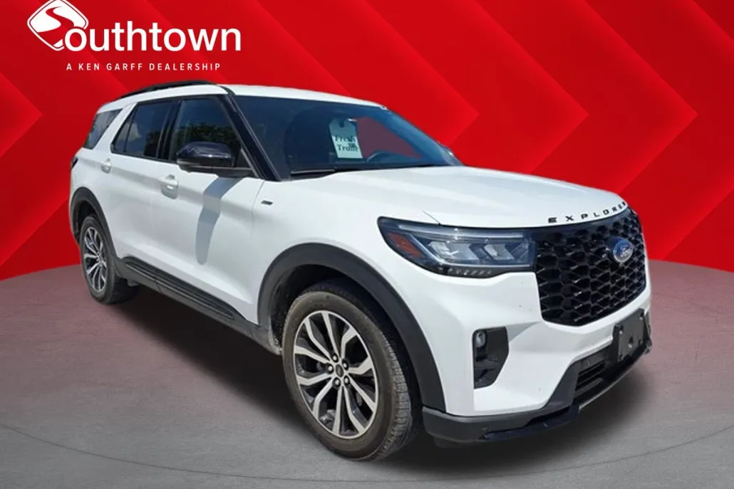 2025 Ford Explorer ST-Line photo 1