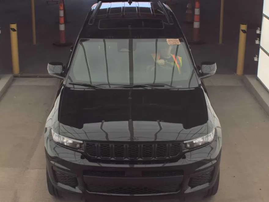 2024 Jeep Grand Cherokee Laredo photo 1