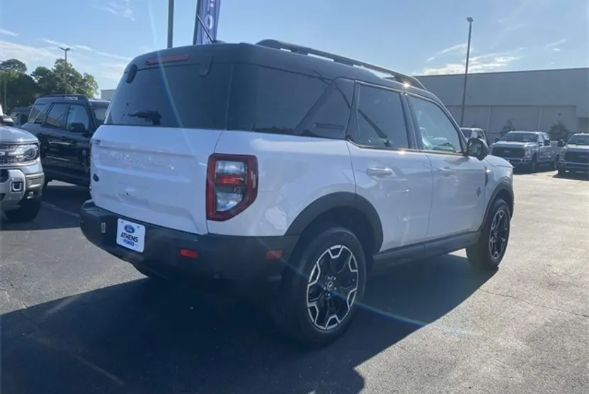 2025 Ford Bronco Sport Outer Banks photo 1