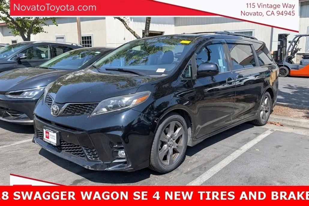 2018 Toyota Sienna SE Premium photo 1