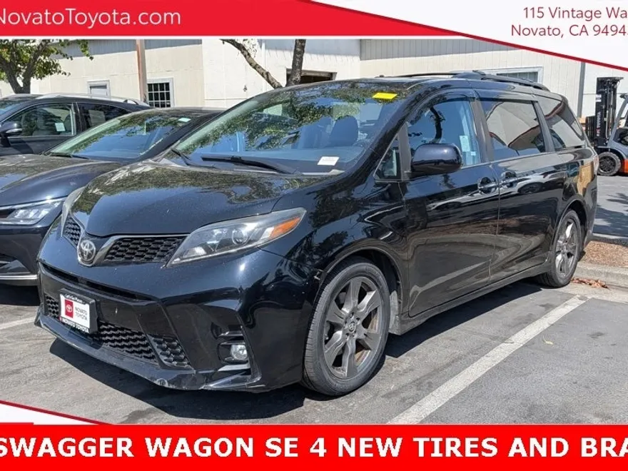 2018 Toyota Sienna SE Premium photo 1
