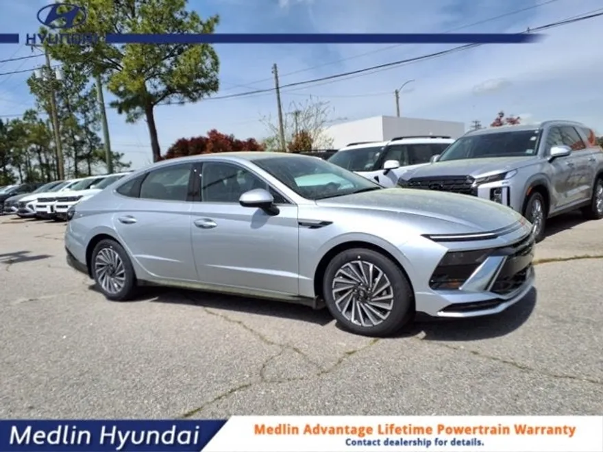 2025 Hyundai Sonata Hybrid SEL photo 1