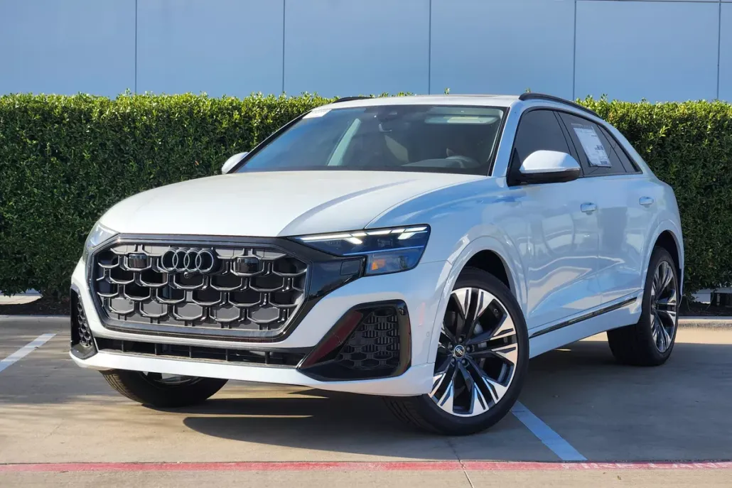 2025 Audi Q8 Premium Plus photo 1