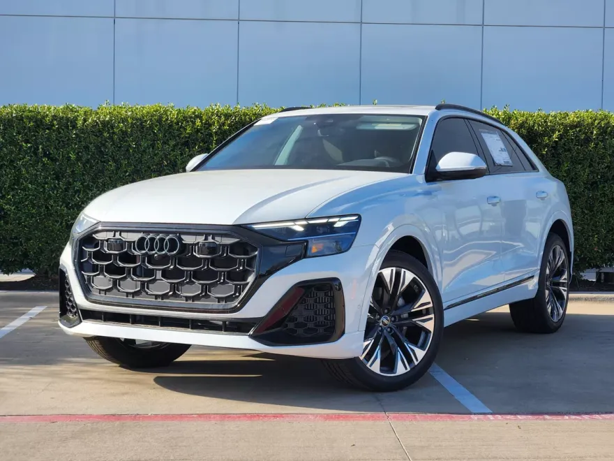 2025 Audi Q8 Premium Plus photo 1