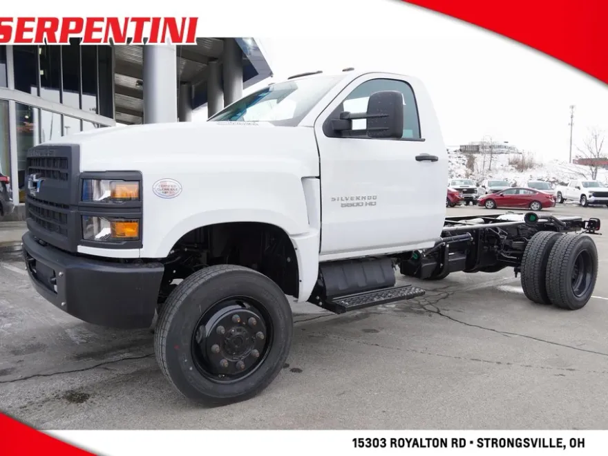 2024 Chevrolet Silverado 5500HD Work Truck photo 1