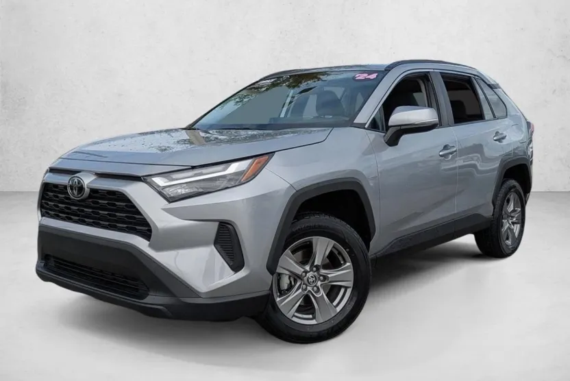 2024 Toyota RAV4 XLE photo 1