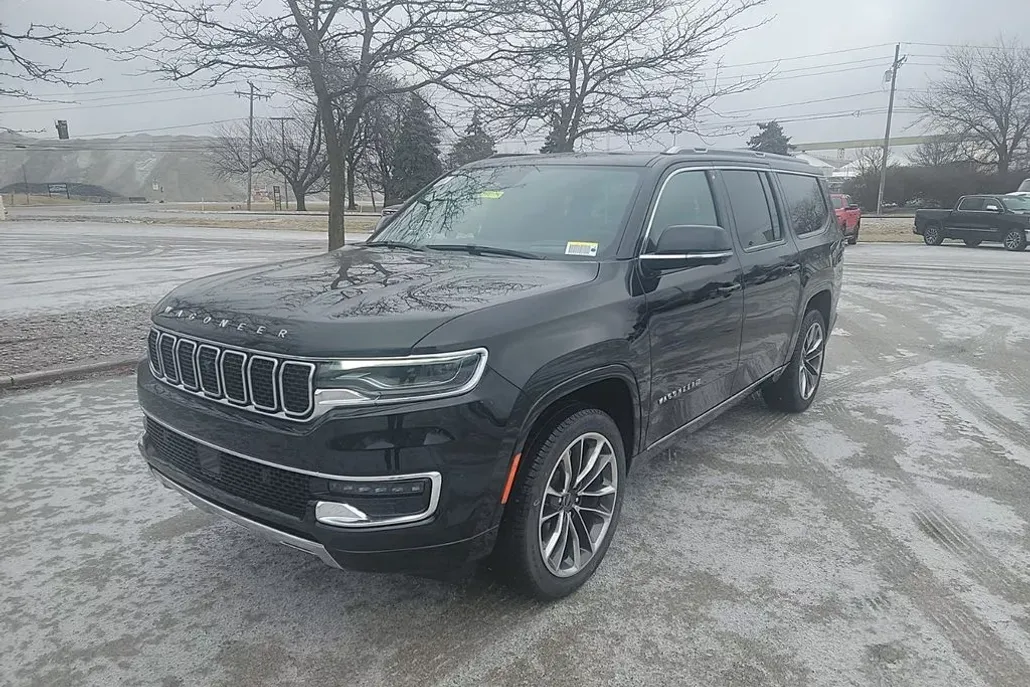 2025 Jeep Wagoneer L Series III photo 1