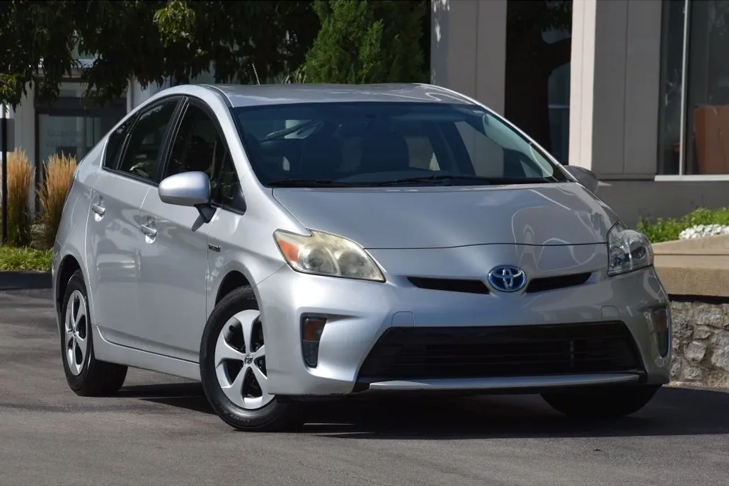 2015 Toyota Prius Two photo 1