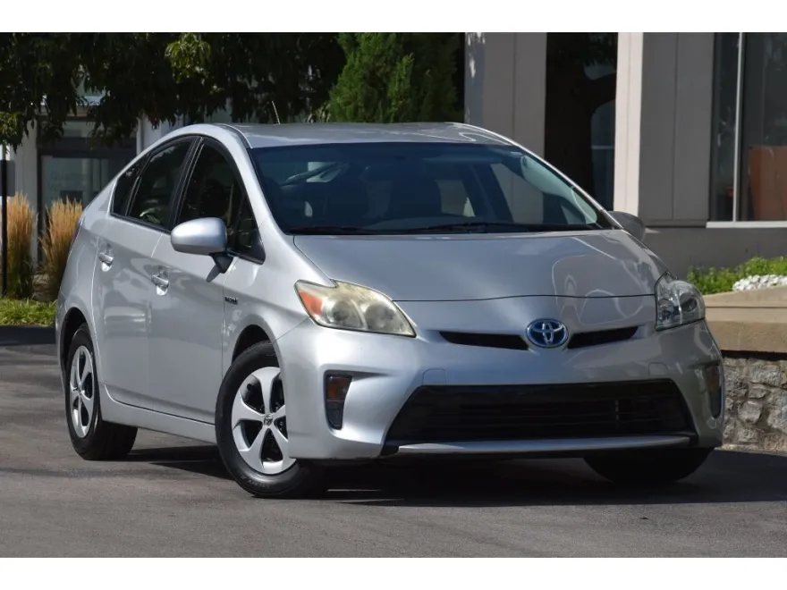 2015 Toyota Prius Two photo 1