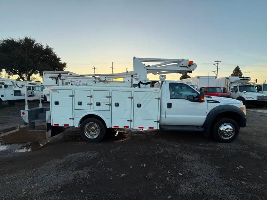 2012 Ford F-550 photo 1