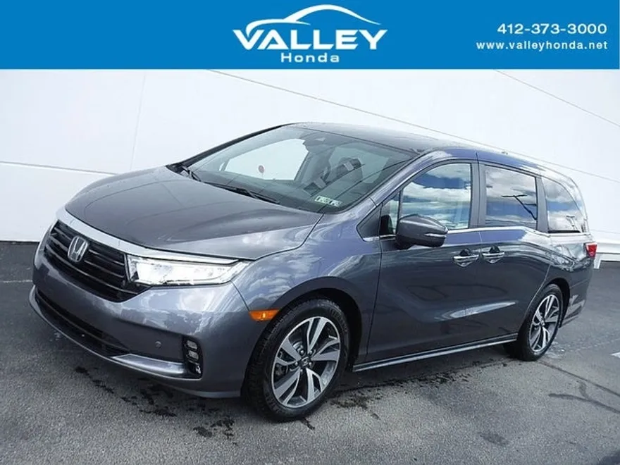2023 Honda Odyssey Touring photo 1