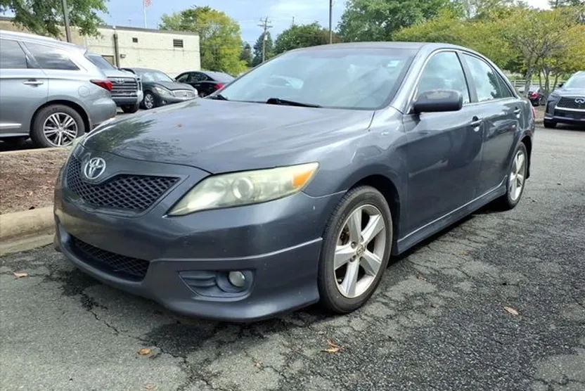 2011 Toyota Camry photo 1
