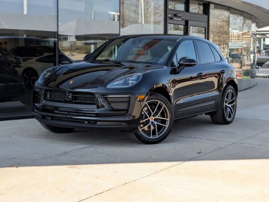 2025 Porsche Macan T photo 1