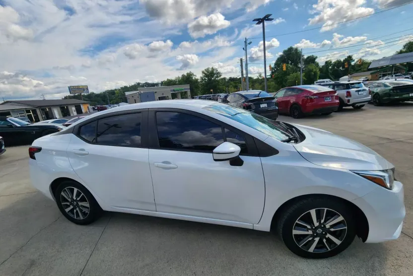 2020 Nissan Versa SV Sedan photo 1
