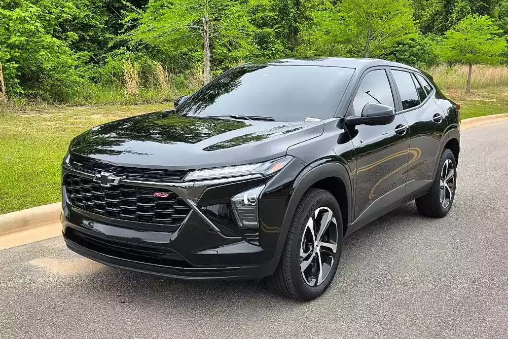 2024 Chevrolet Trax photo 1
