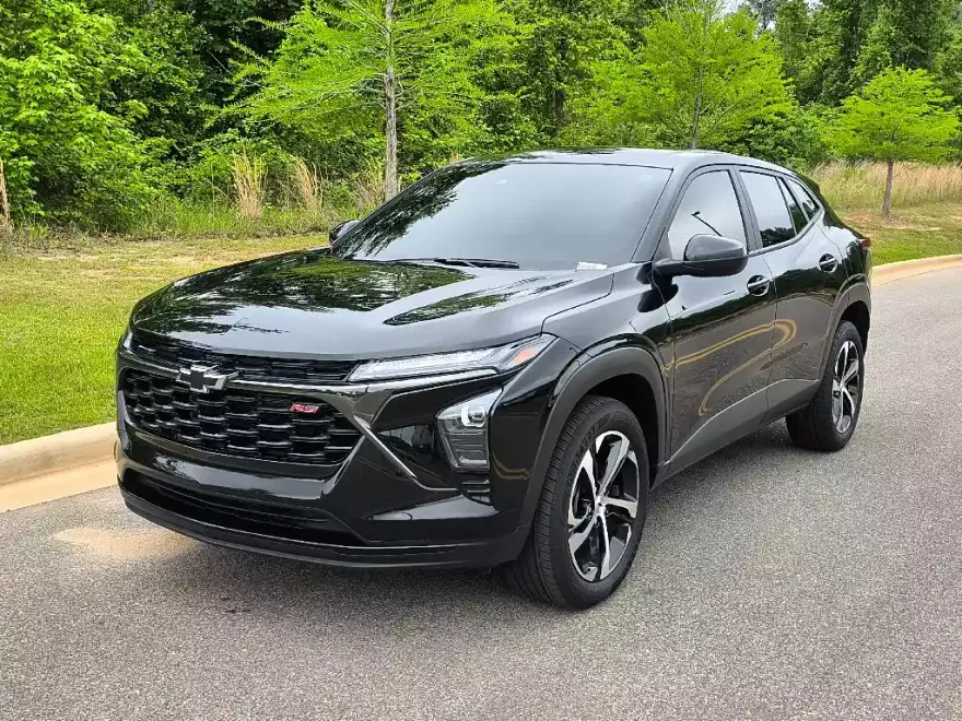 2024 Chevrolet Trax photo 1