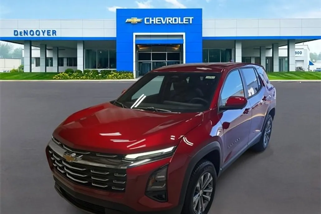 2026 Chevrolet Equinox LT photo 1