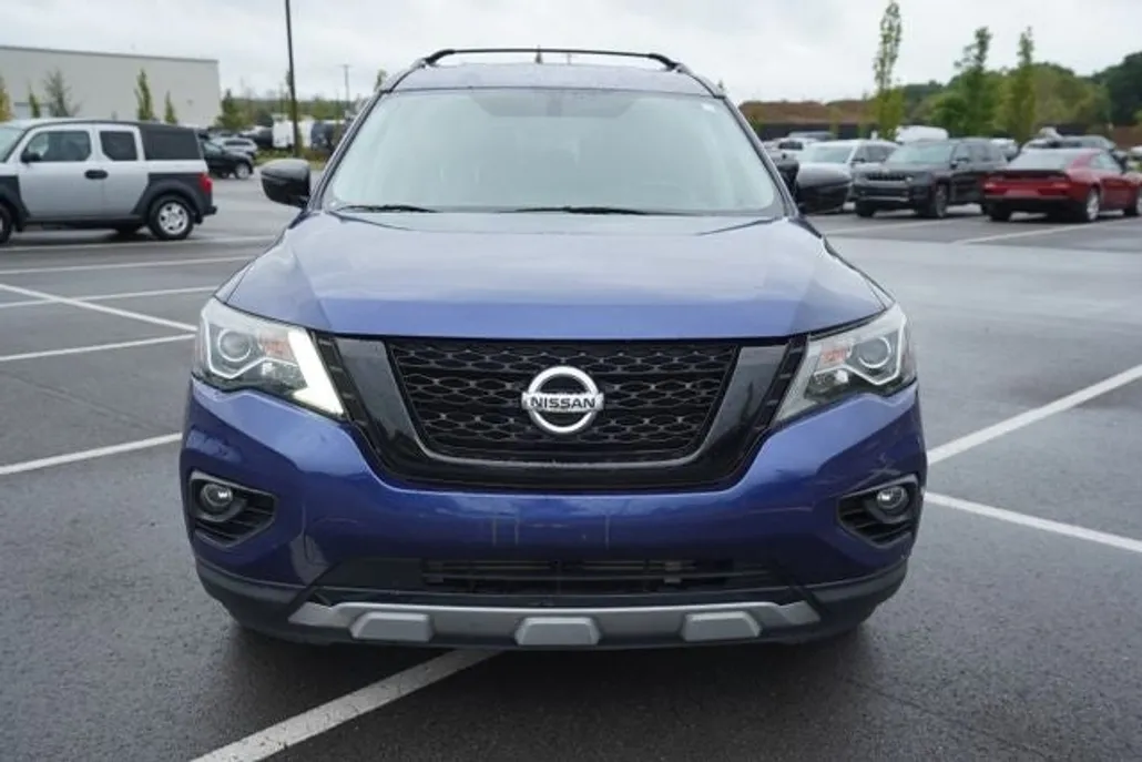 2019 Nissan Pathfinder SV photo 1