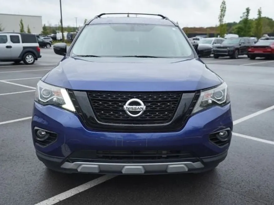 2019 Nissan Pathfinder SV photo 1