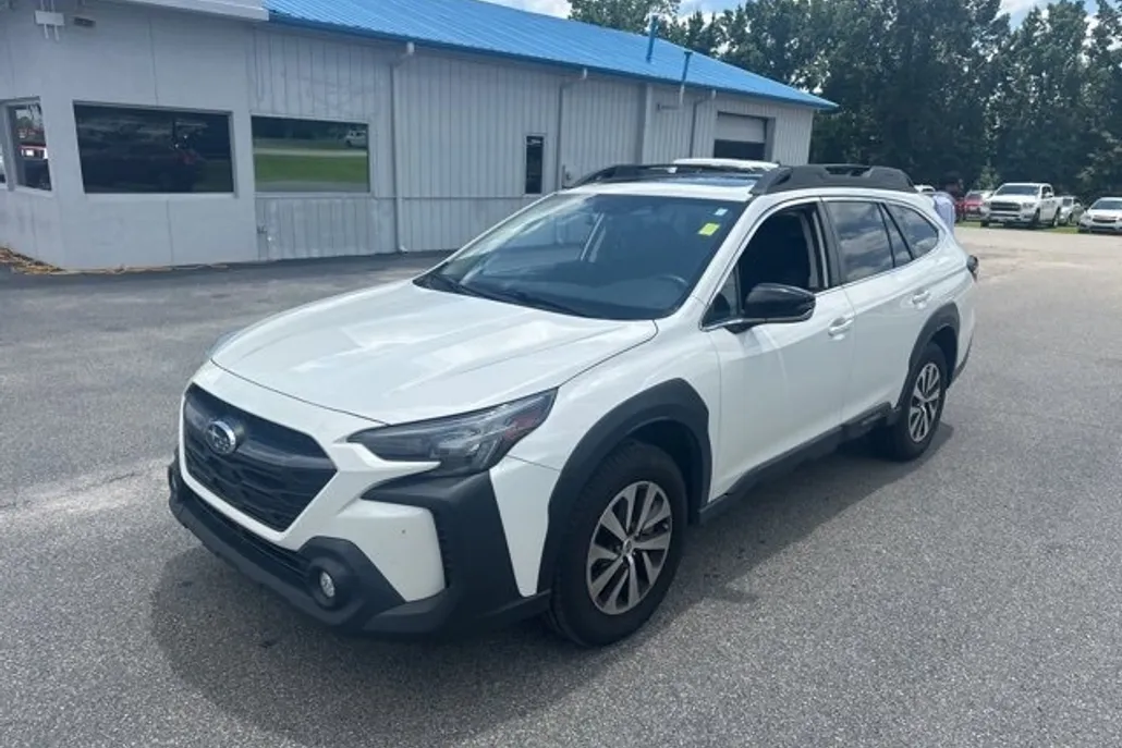 2024 Subaru Outback Premium photo 1
