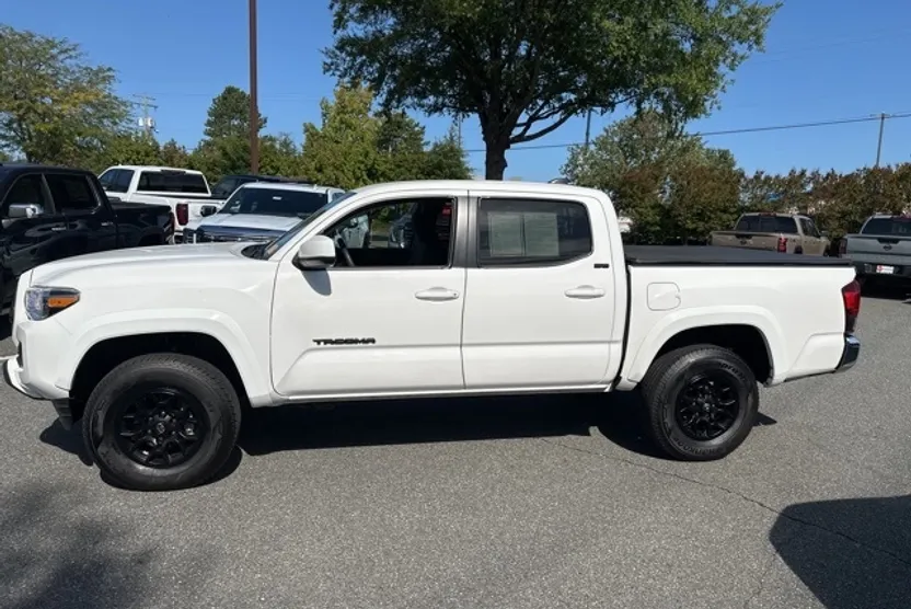 2022 Toyota Tacoma SR5 4x4 V6 photo 1