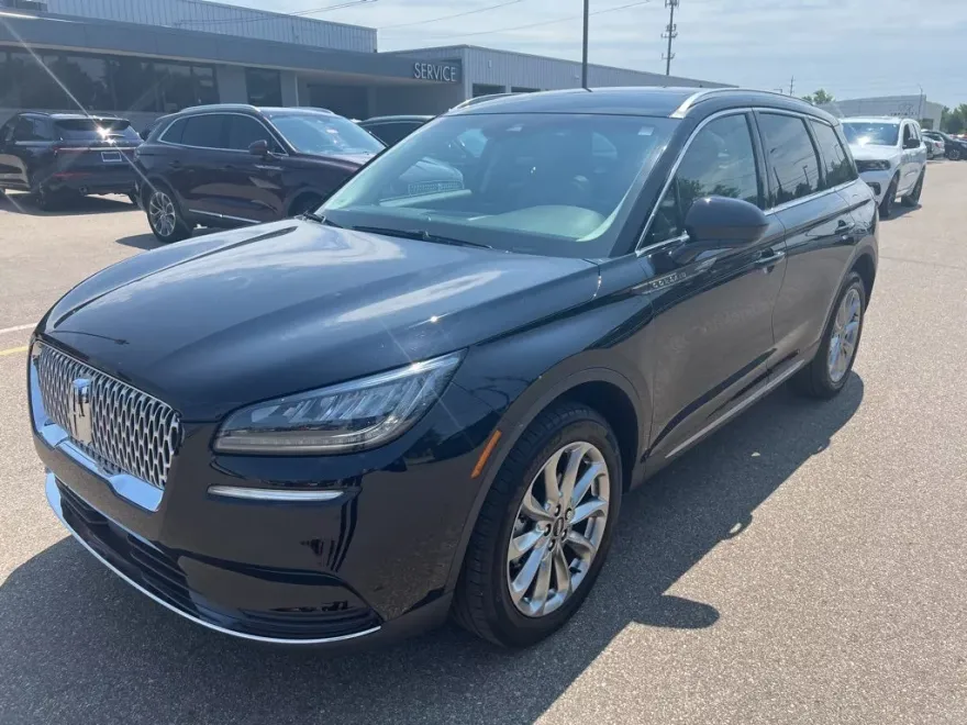 2022 Lincoln Corsair Standard photo 1