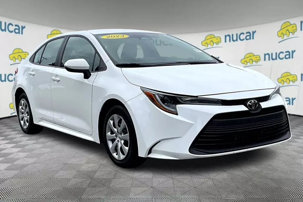 2022 Toyota Corolla LE photo 1