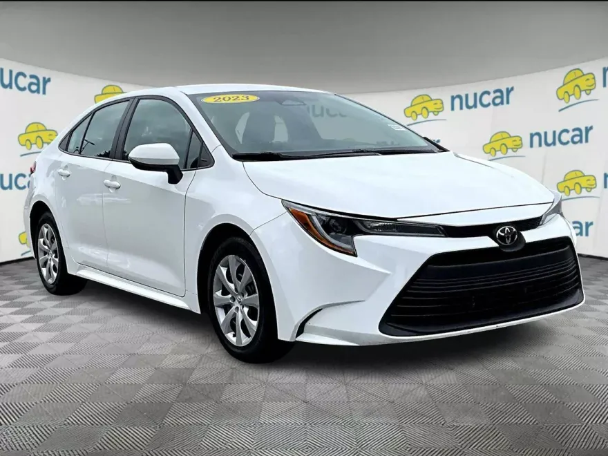 2022 Toyota Corolla LE photo 1