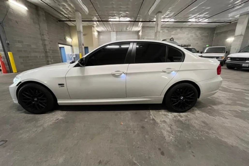2011 Bmw 328i xDrive photo 1