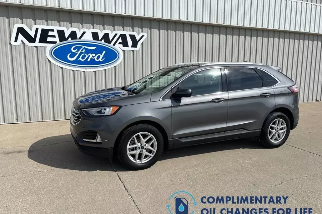 2022 Ford Edge SEL photo 1