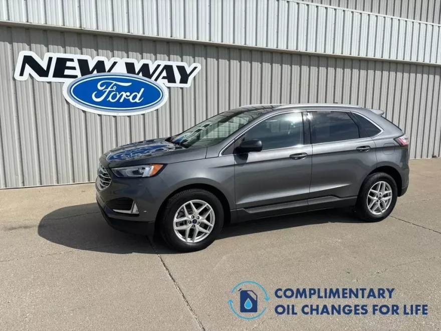 2022 Ford Edge SEL photo 1