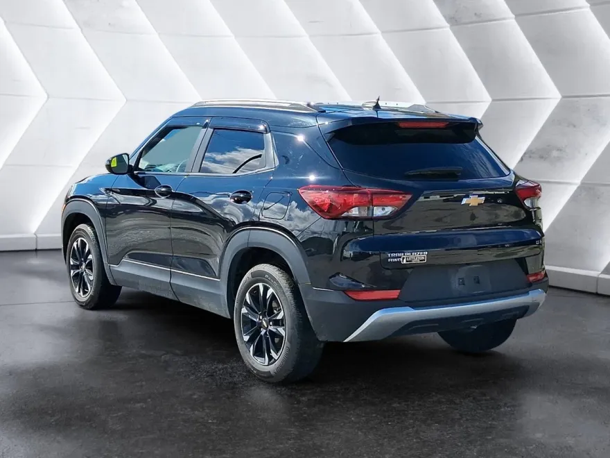 2023 Chevrolet Trailblazer LT photo 1