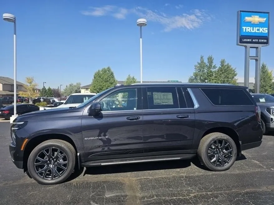 2025 Chevrolet Suburban LT photo 1