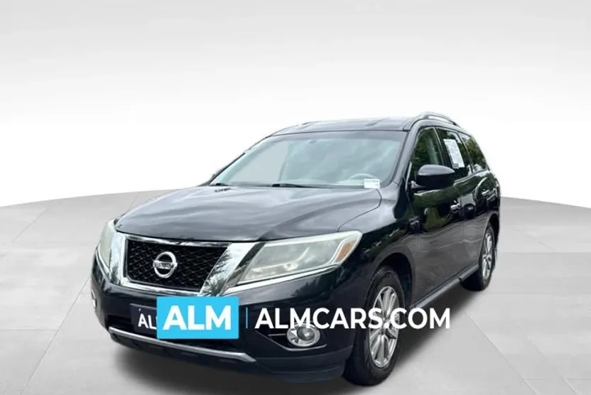 2015 Nissan Pathfinder SV photo 1
