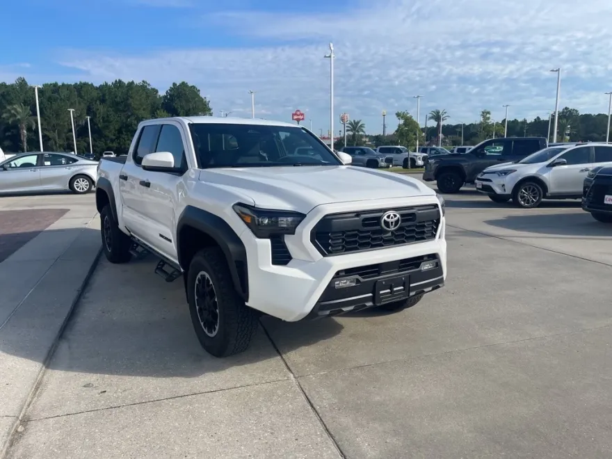 2024 Toyota Tacoma TRD Off-Road photo 1