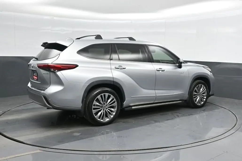 2021 Toyota Highlander Hybrid Platinum photo 1