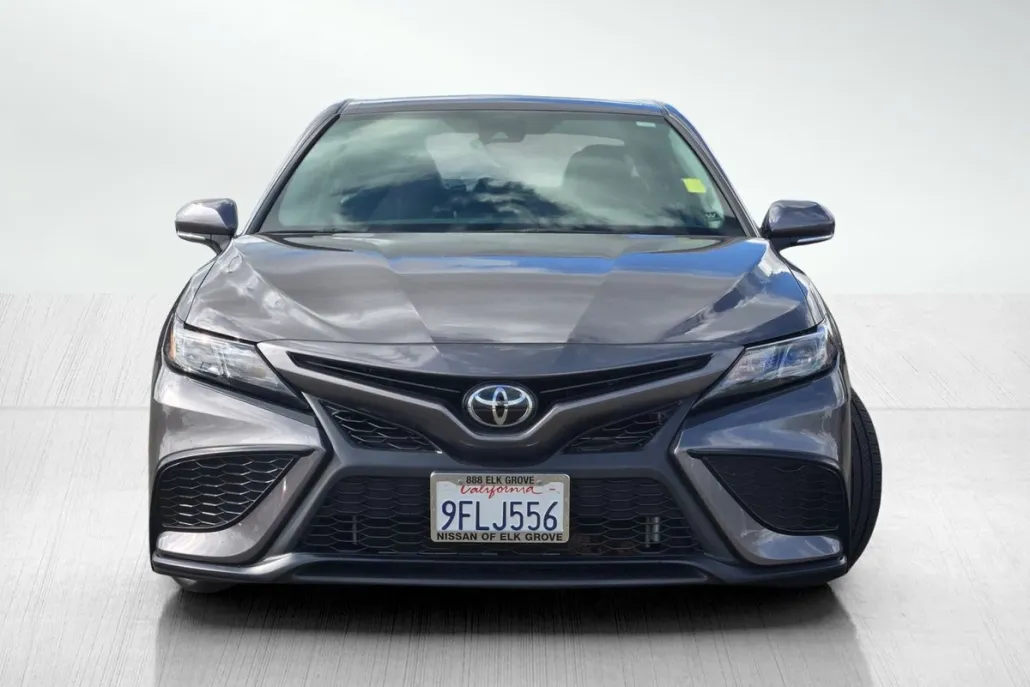 2023 Toyota Camry SE photo 1