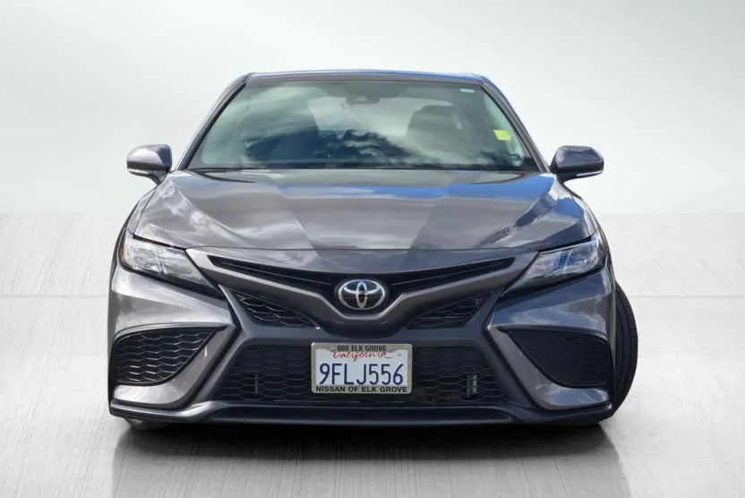 2023 Toyota Camry SE photo 1