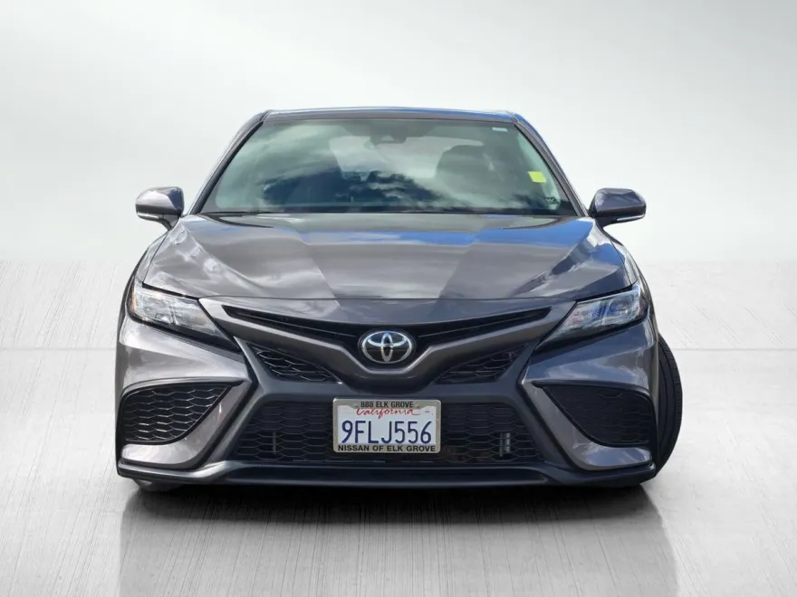 2023 Toyota Camry SE photo 1