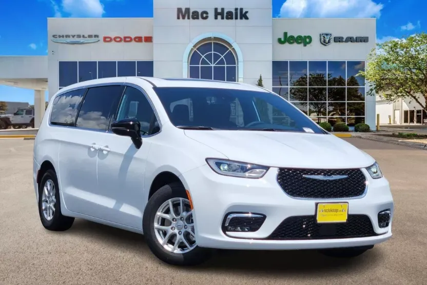 2025 Chrysler Pacifica photo 1