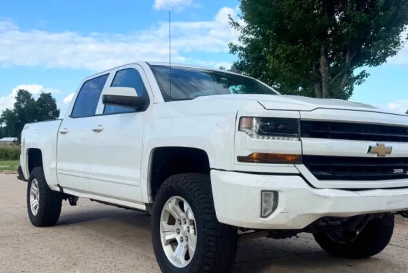 2017 Chevrolet Silverado 1500 LT Z71 photo 1