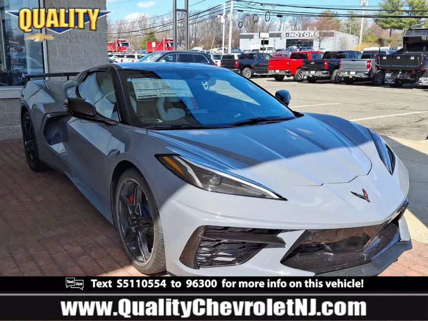 2025 Chevrolet Corvette Stingray 2LT Convertible photo 1