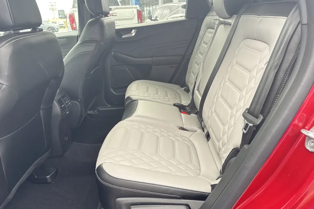 2023 Ford Escape Hybrid Platinum photo 1
