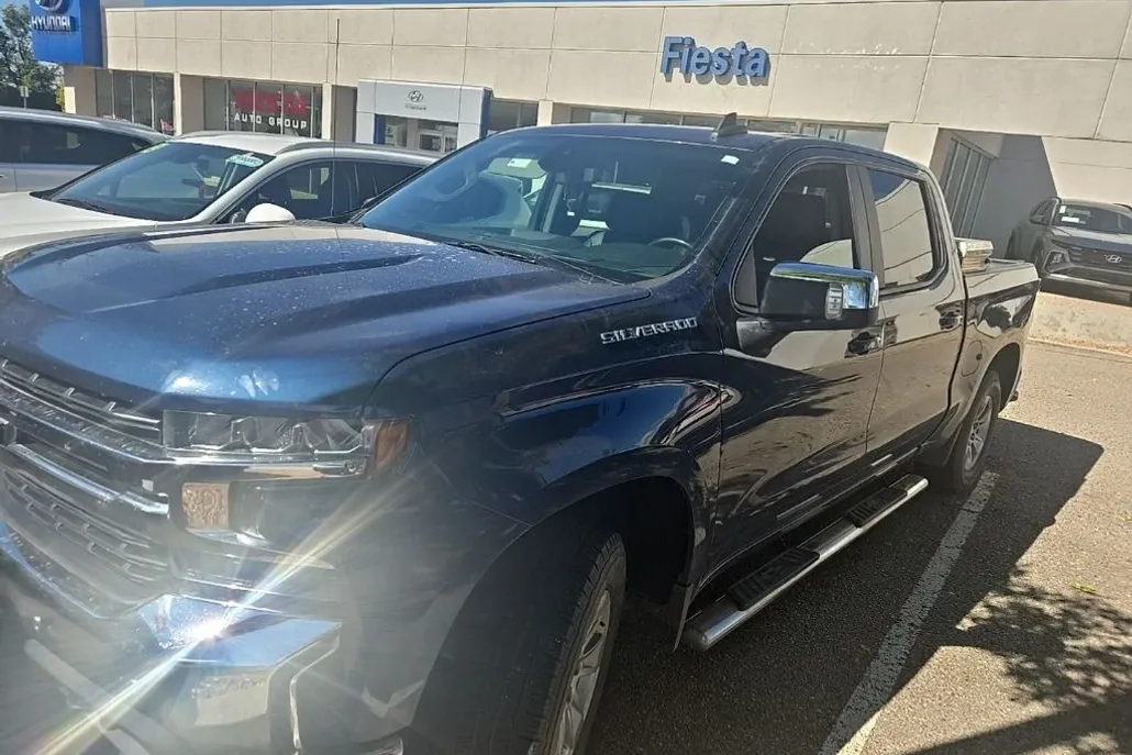 2019 Chevrolet Silverado 1500 LT photo 1