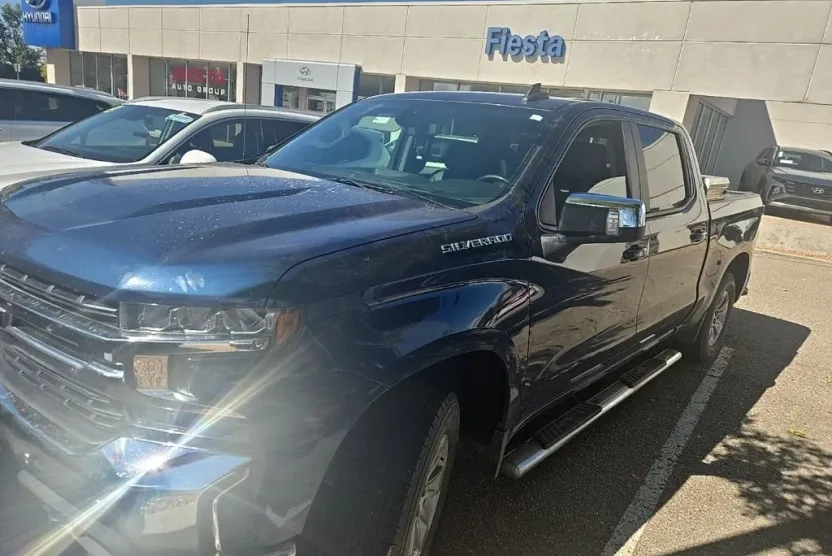 2019 Chevrolet Silverado 1500 LT photo 1