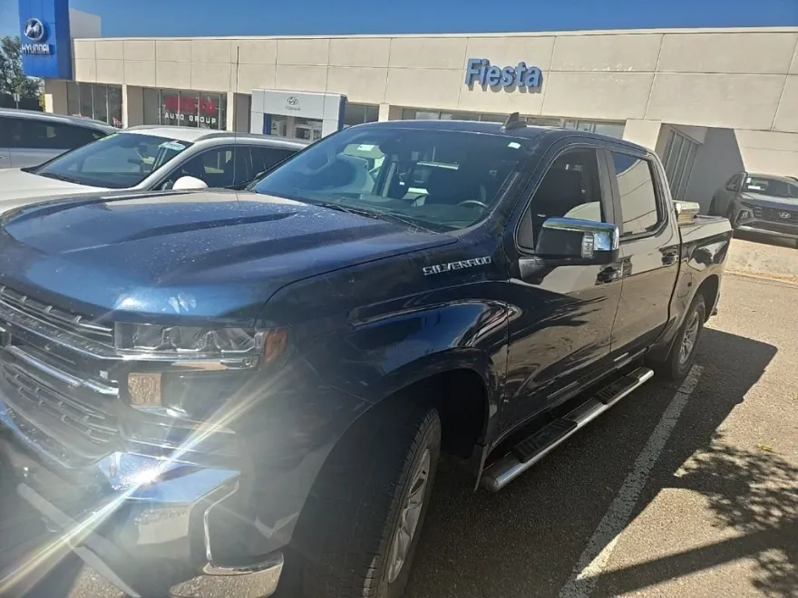 2019 Chevrolet Silverado 1500 LT photo 1