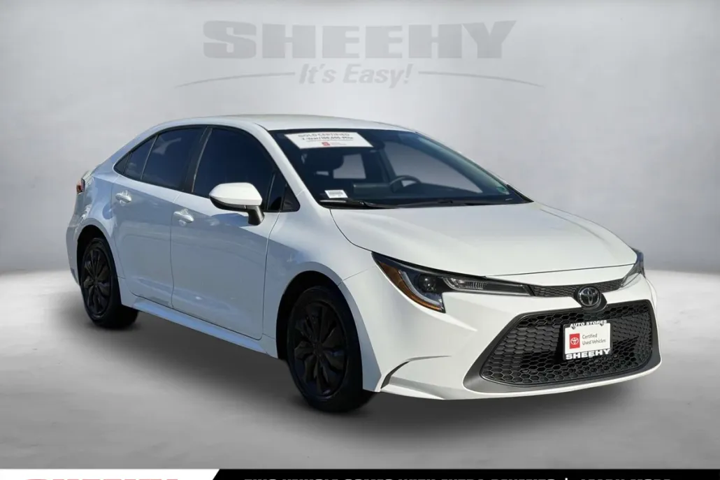 2022 Toyota Corolla LE photo 1