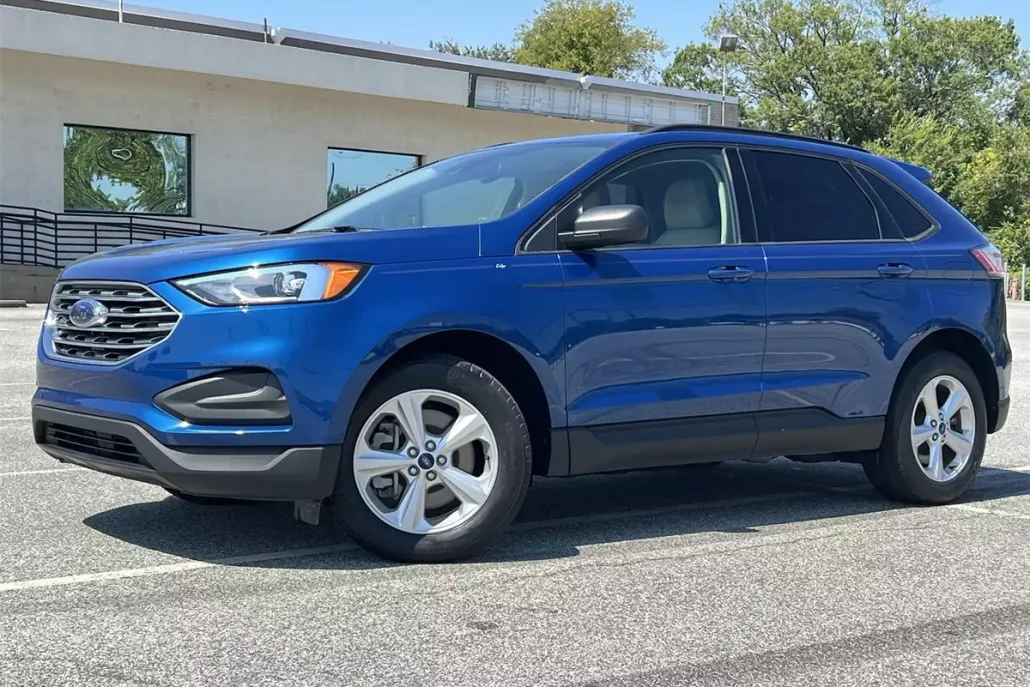 2022 Ford Edge SE photo 1