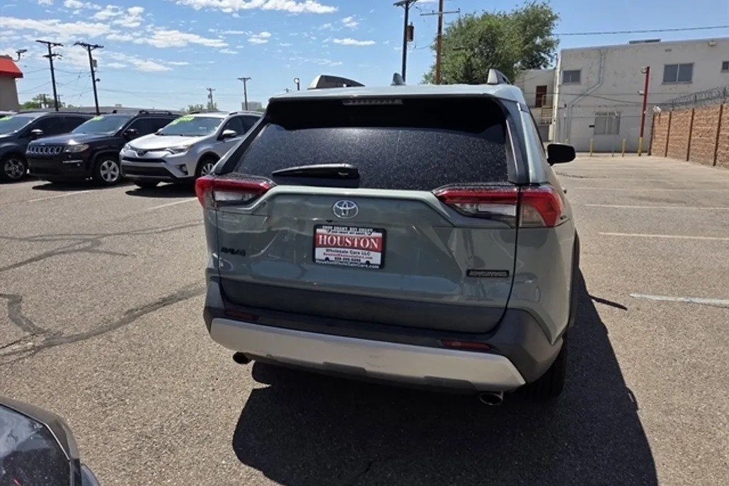 2020 Toyota RAV4 Adventure photo 1